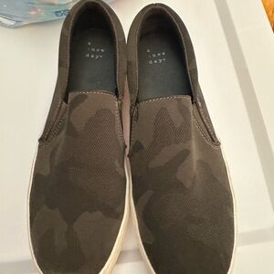 A New Day Men's Brown Camouflage Loafers